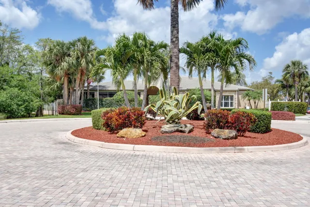 $699,000 | 7571 Greenville Circle, Lake Worth, FL 33467
