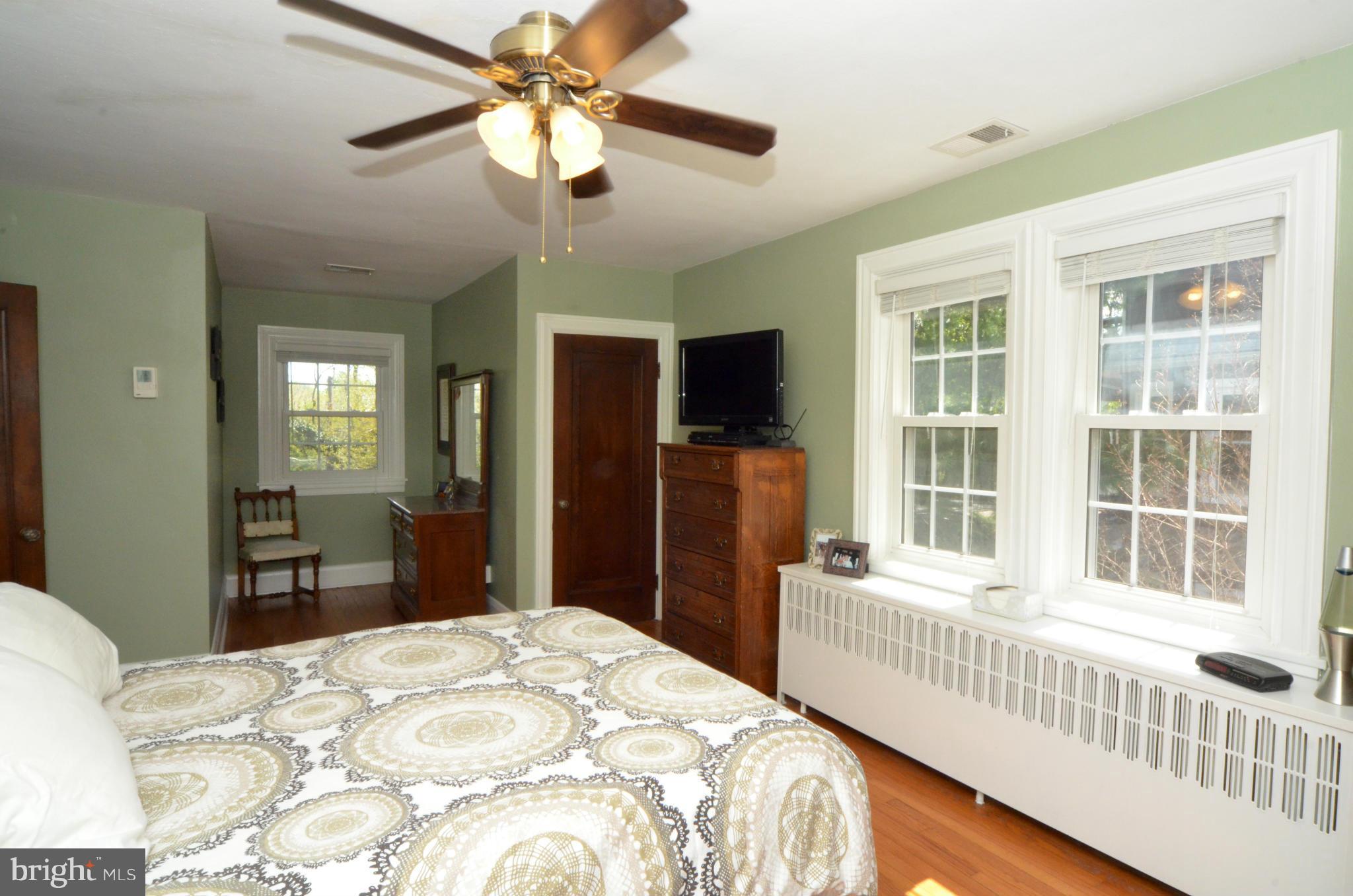 5 Overbrook Road Catonsville, MD 21228 - Photo 13 of 27 Bedroom (Master)
