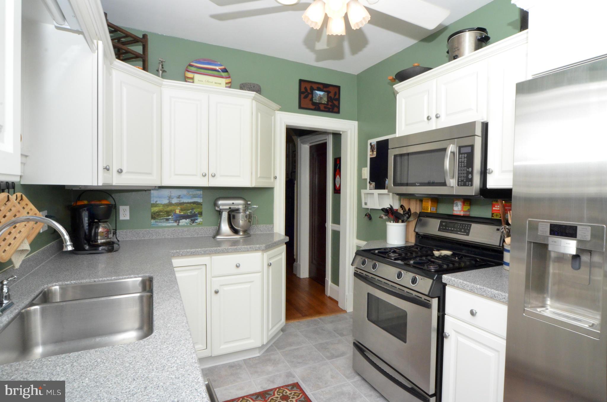 5 Overbrook Road Catonsville, MD 21228 - Photo 9 of 27 Kitchen