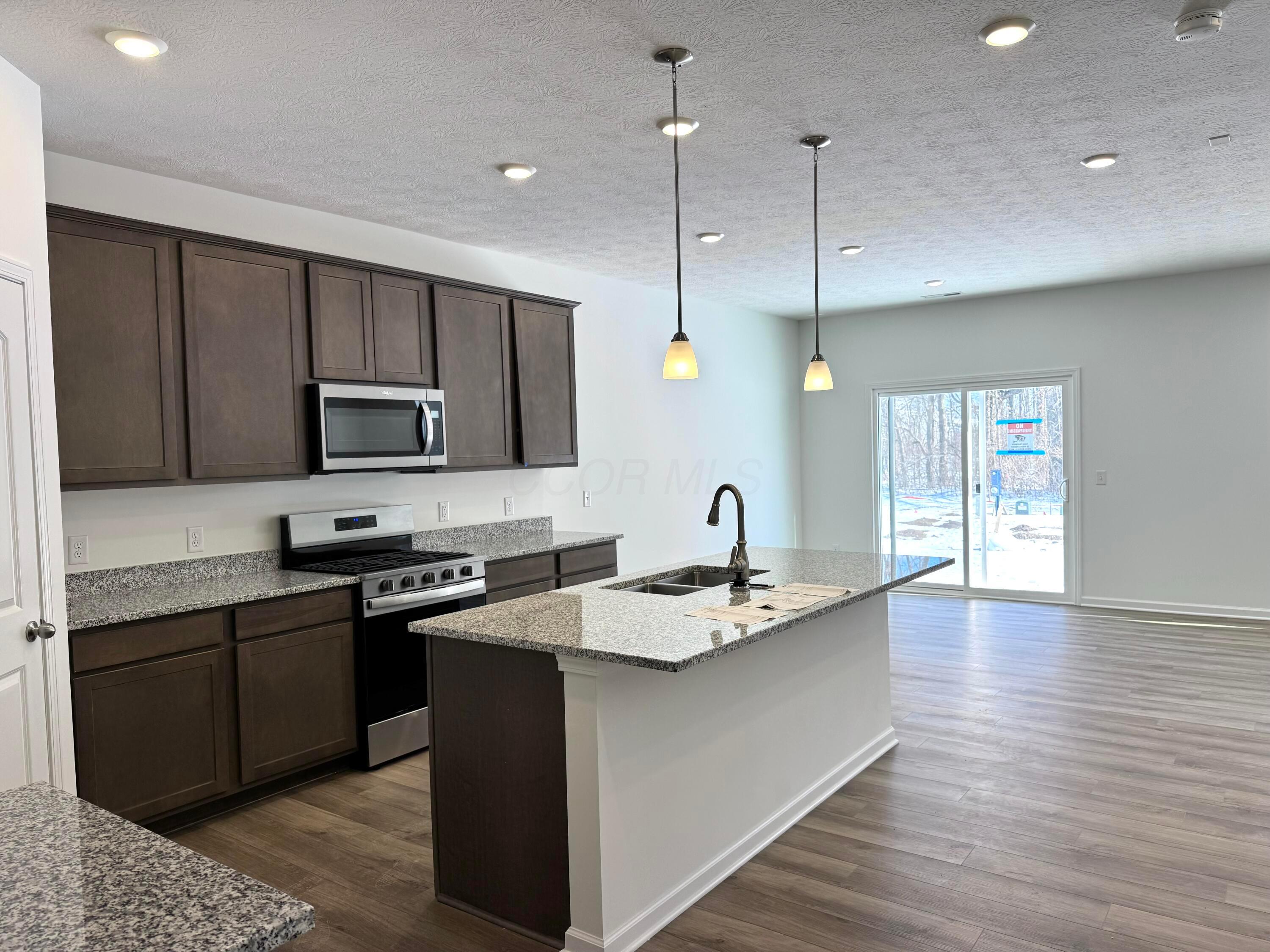Kitchen / Eating Space