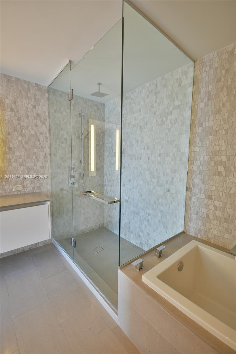 88 Southwest 7th Street, Unit 3309 Miami, FL 33130 - Photo 15 of 50