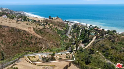 $2,000,000 | 3821 Carbon Canyon Road, Malibu, CA 90265