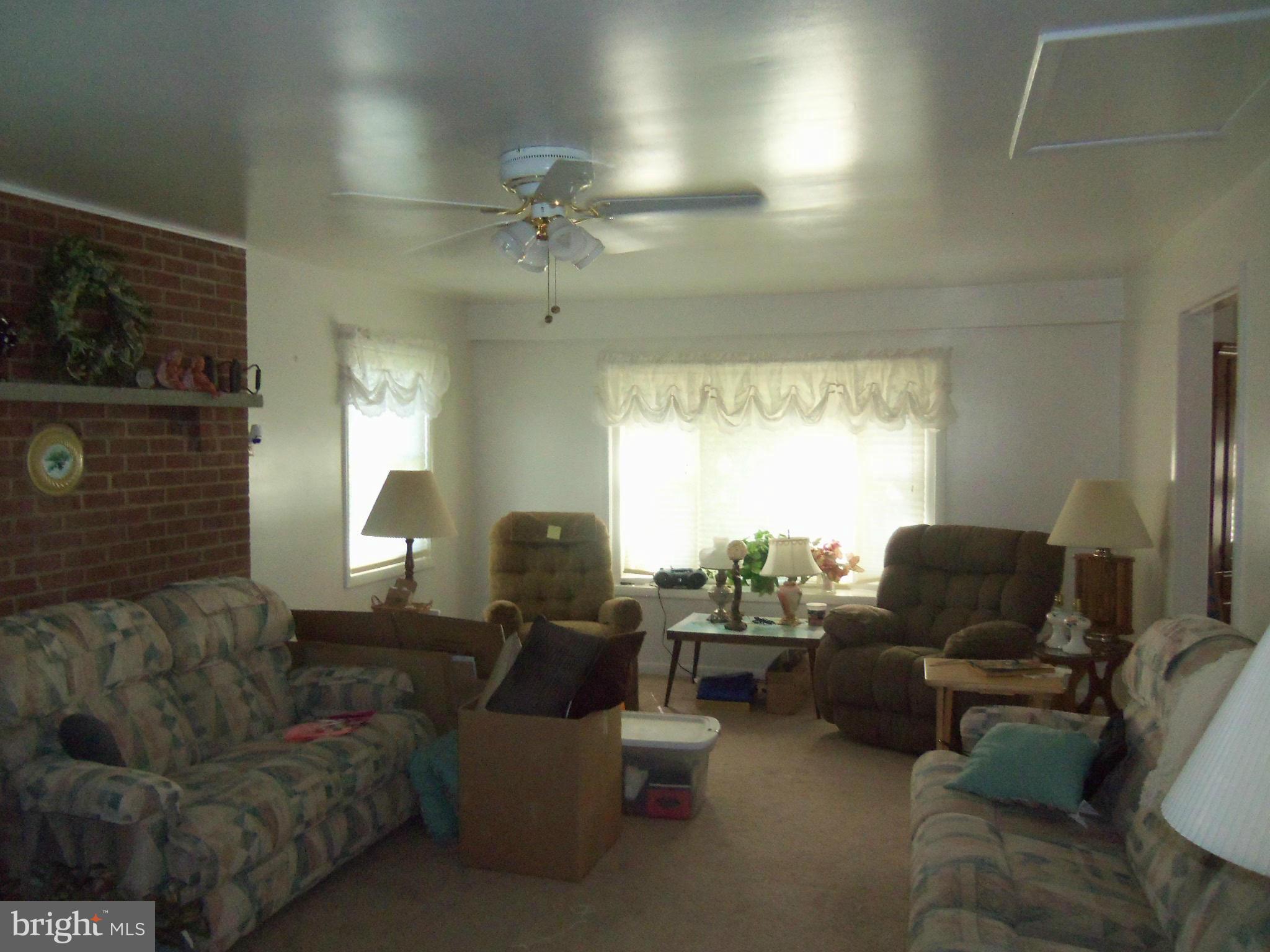 4 Azalea Road Colonial Beach, VA 22443 - Photo 12 of 23 Family Room
