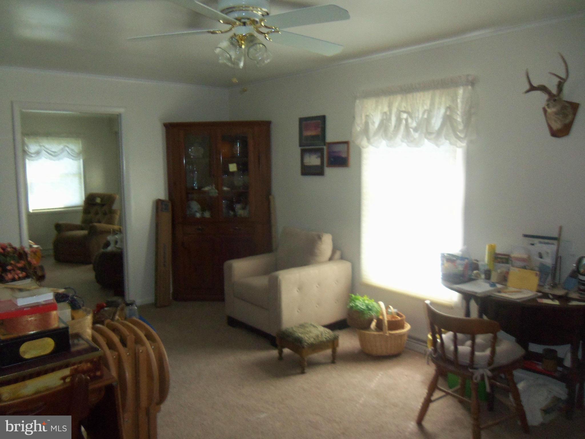 4 Azalea Road Colonial Beach, VA 22443 - Photo 14 of 23 Living Room