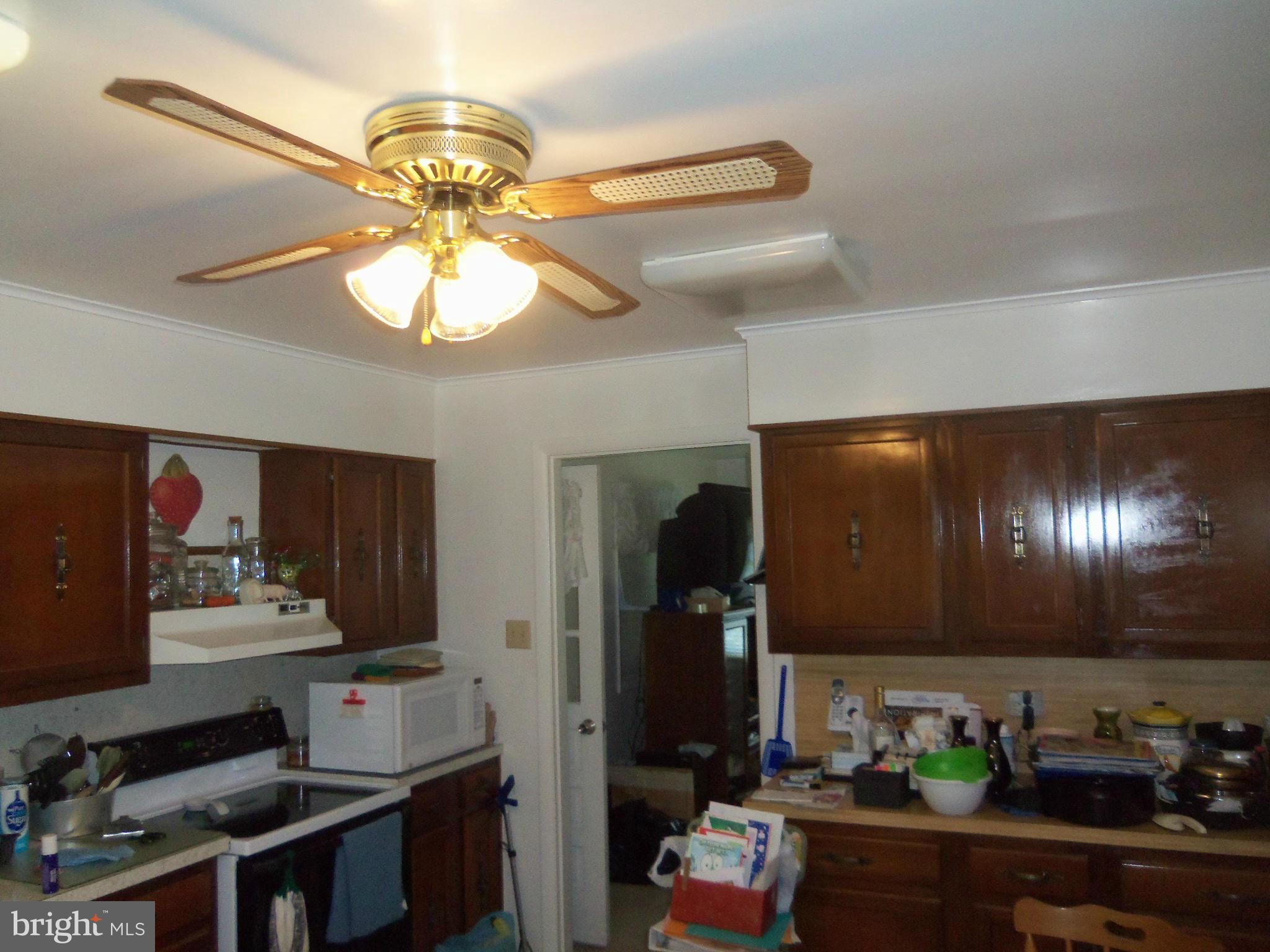4 Azalea Road Colonial Beach, VA 22443 - Photo 10 of 23 Kitchen
