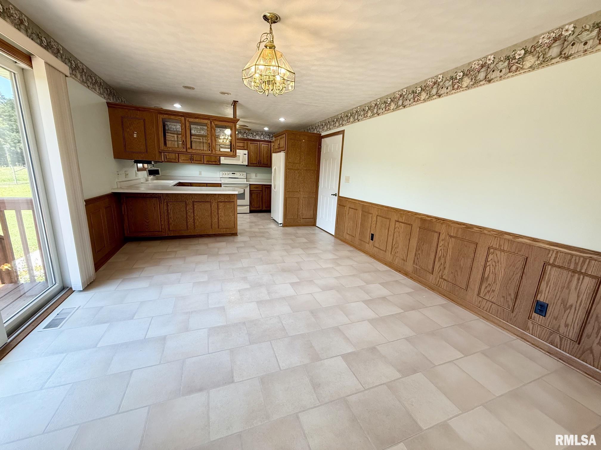 24822 Brookwood Hills Road Athens, IL 62613 - Photo 8 of 58