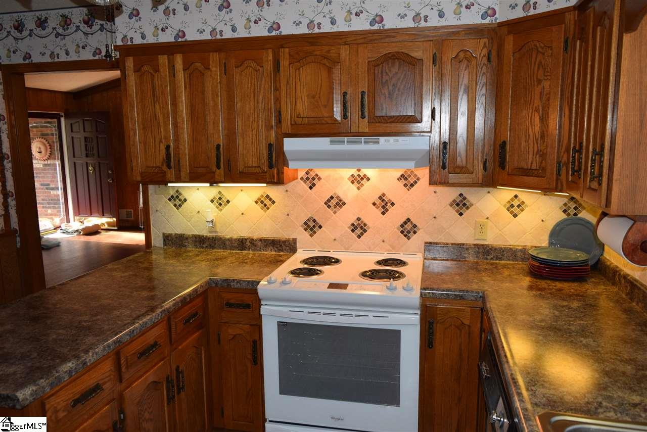 141 Shady Grove Road Cowpens, SC 29330 - Photo 9 of 32