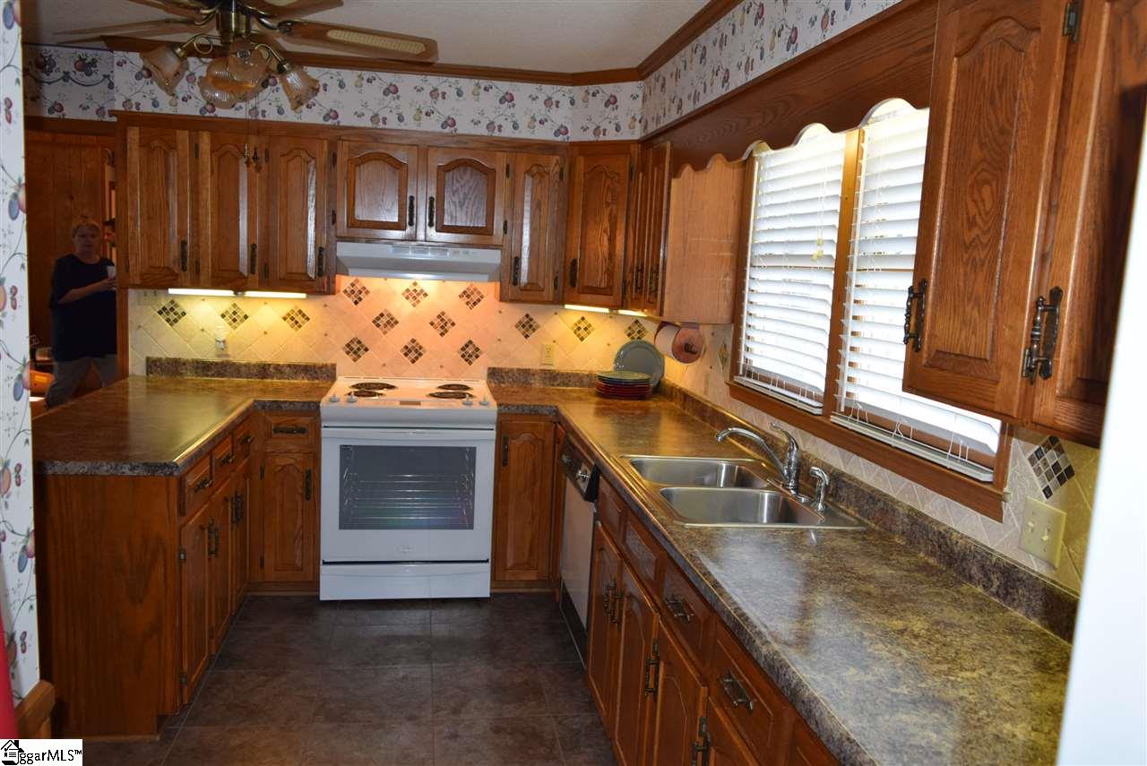 141 Shady Grove Road Cowpens, SC 29330 - Photo 10 of 32