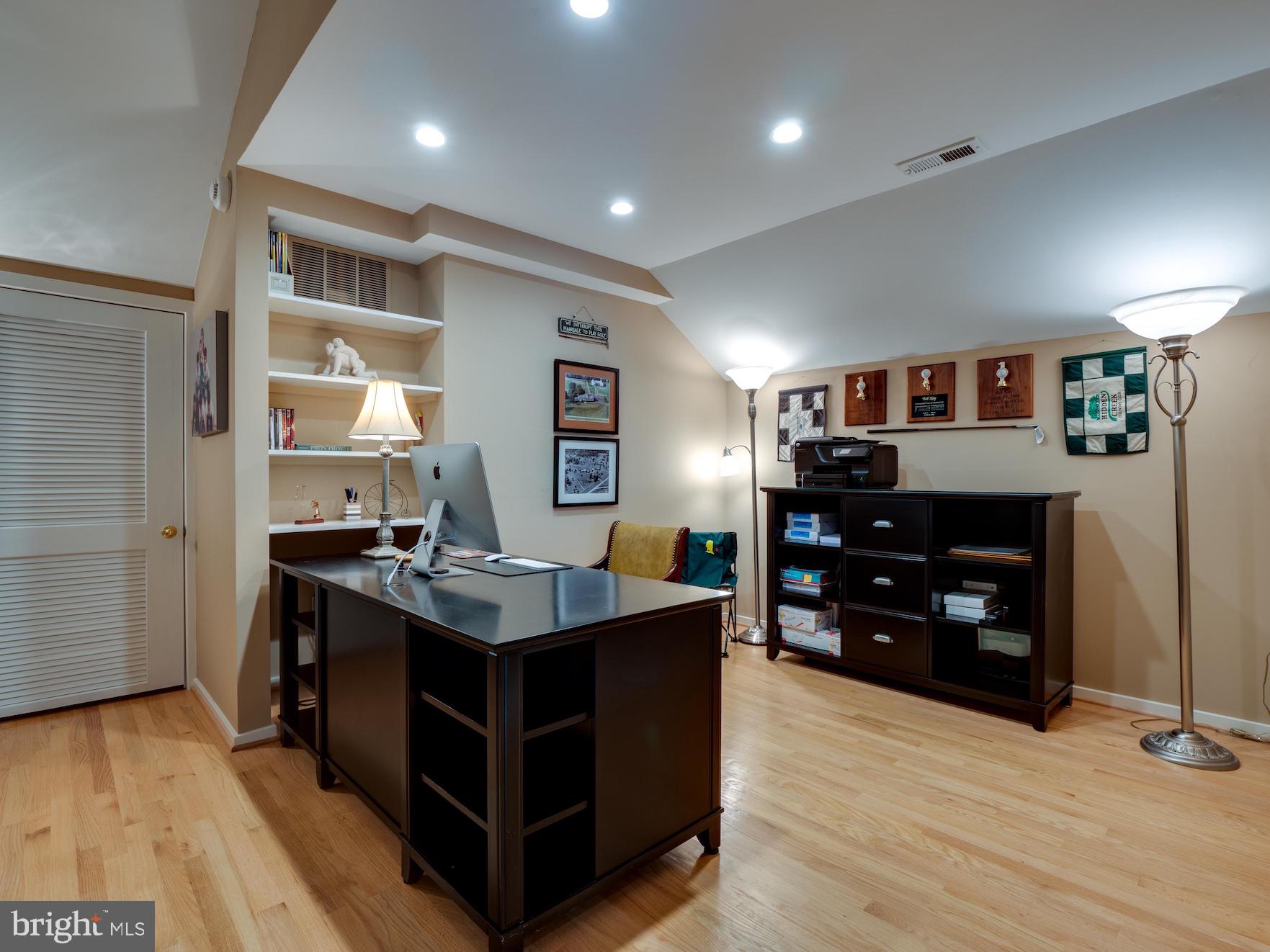 1407 Belcastle Court Reston, VA 20194 - Photo 27 of 42 Upper level office with built ins