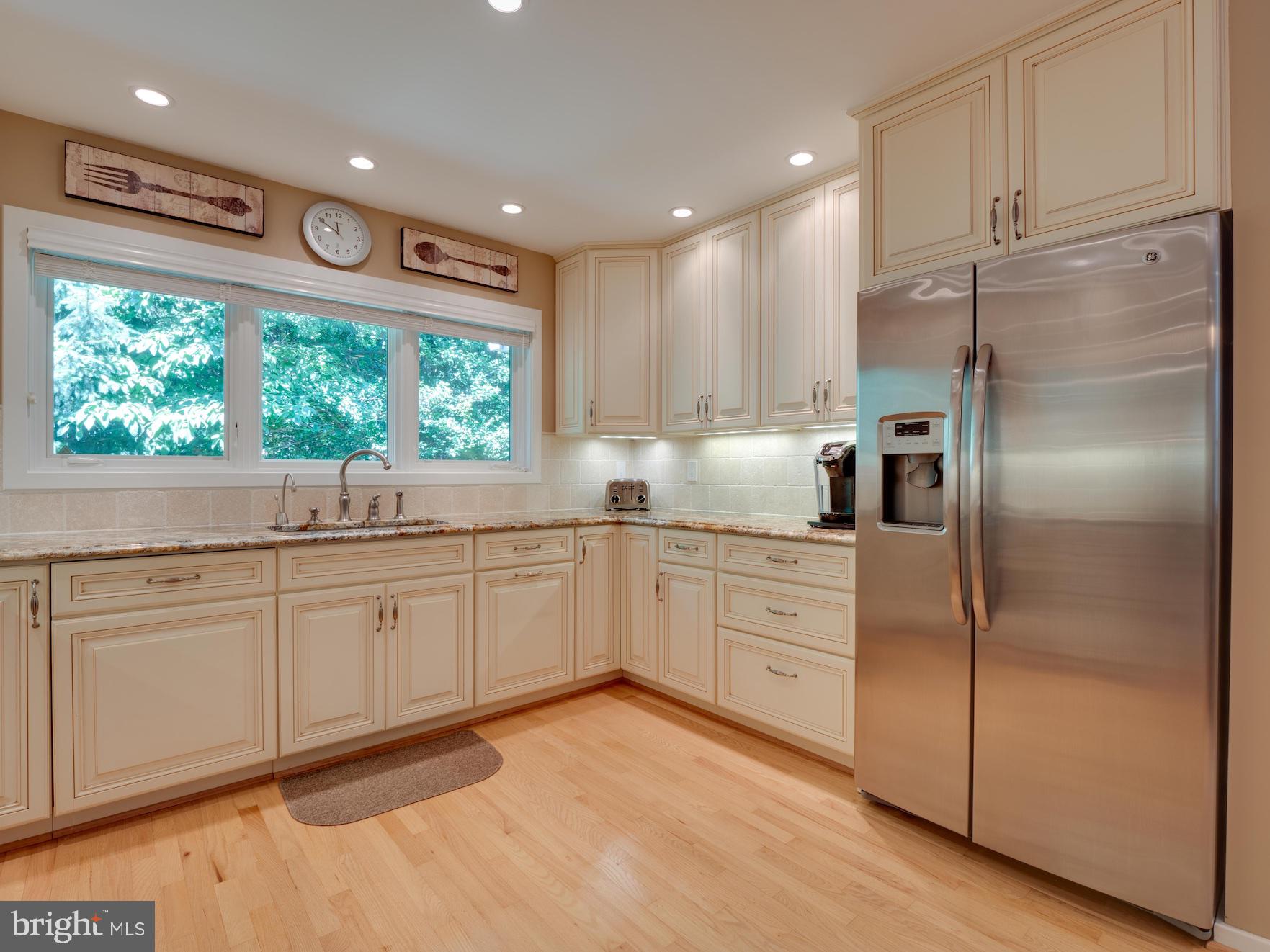 1407 Belcastle Court Reston, VA 20194 - Photo 4 of 42 Deep refrigerator set into wall for counter depth