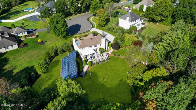 $949,900 | 25 Iroquois Drive, Freehold, NJ 07728