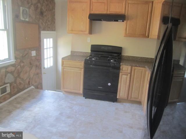 9007 Perring Park Road Baltimore, MD 21234 - Photo 8 of 23 Kitchen