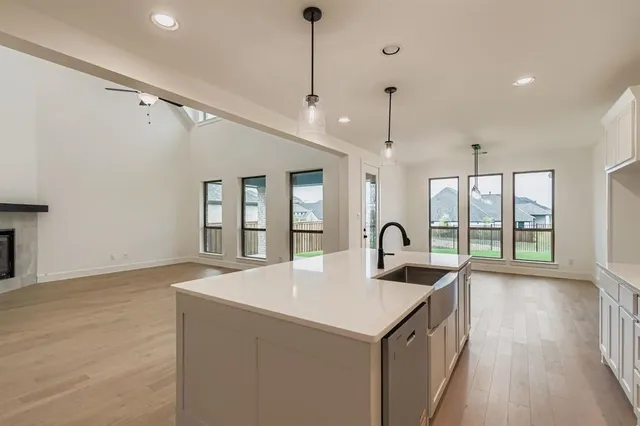 $569,990 | 150 Longhorn Bend, Rhome, TX 76078