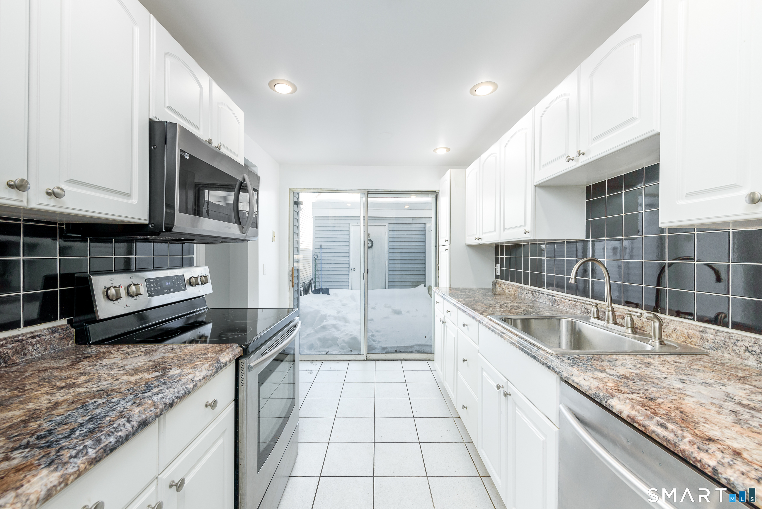 24 Cinnamon Spring, Unit 24 South Windsor, CT 06074 - Photo 5 of 27