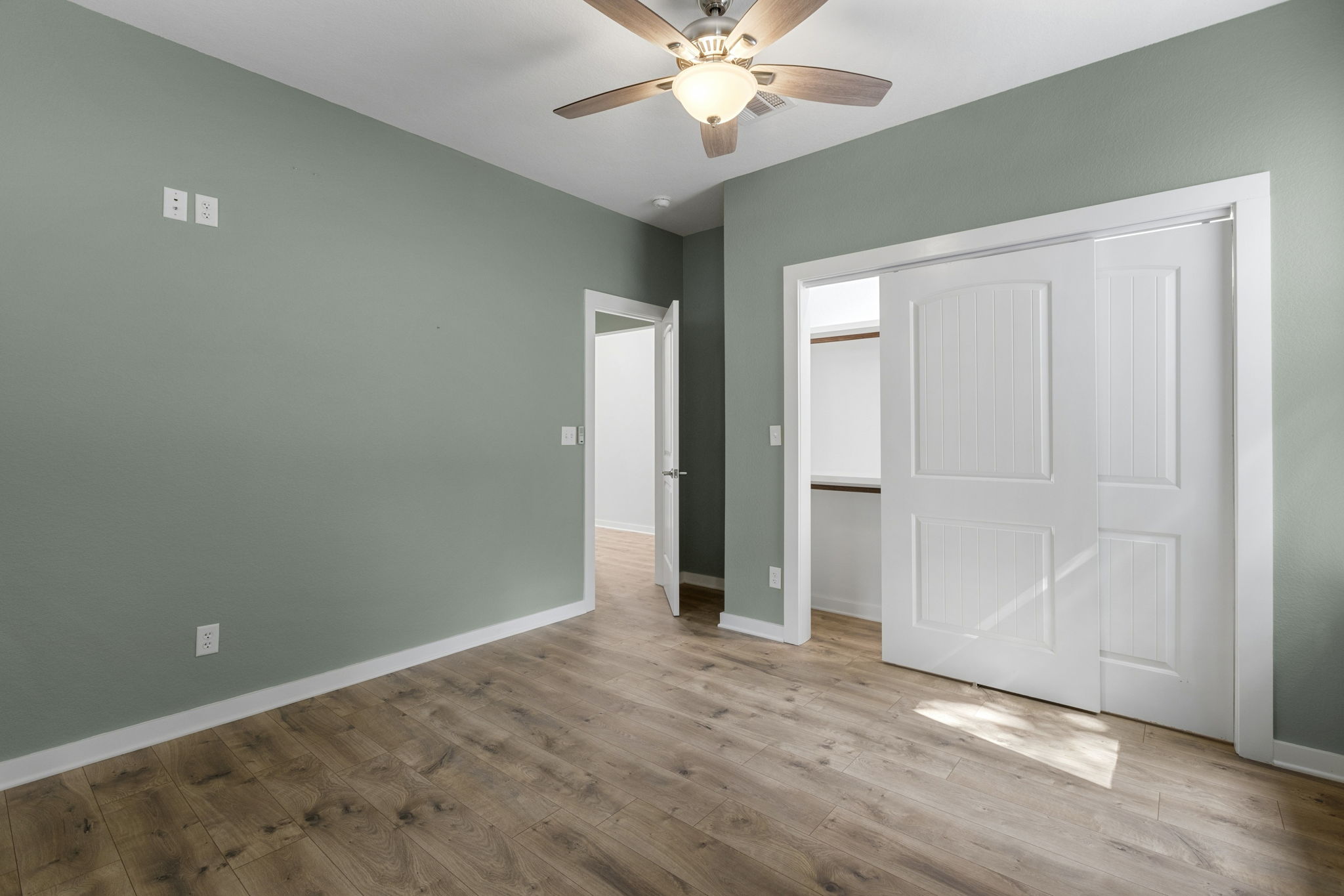 700 South Church Street Lockhart, TX 78644 - Photo 25 of 37 Secondary bedroom 2