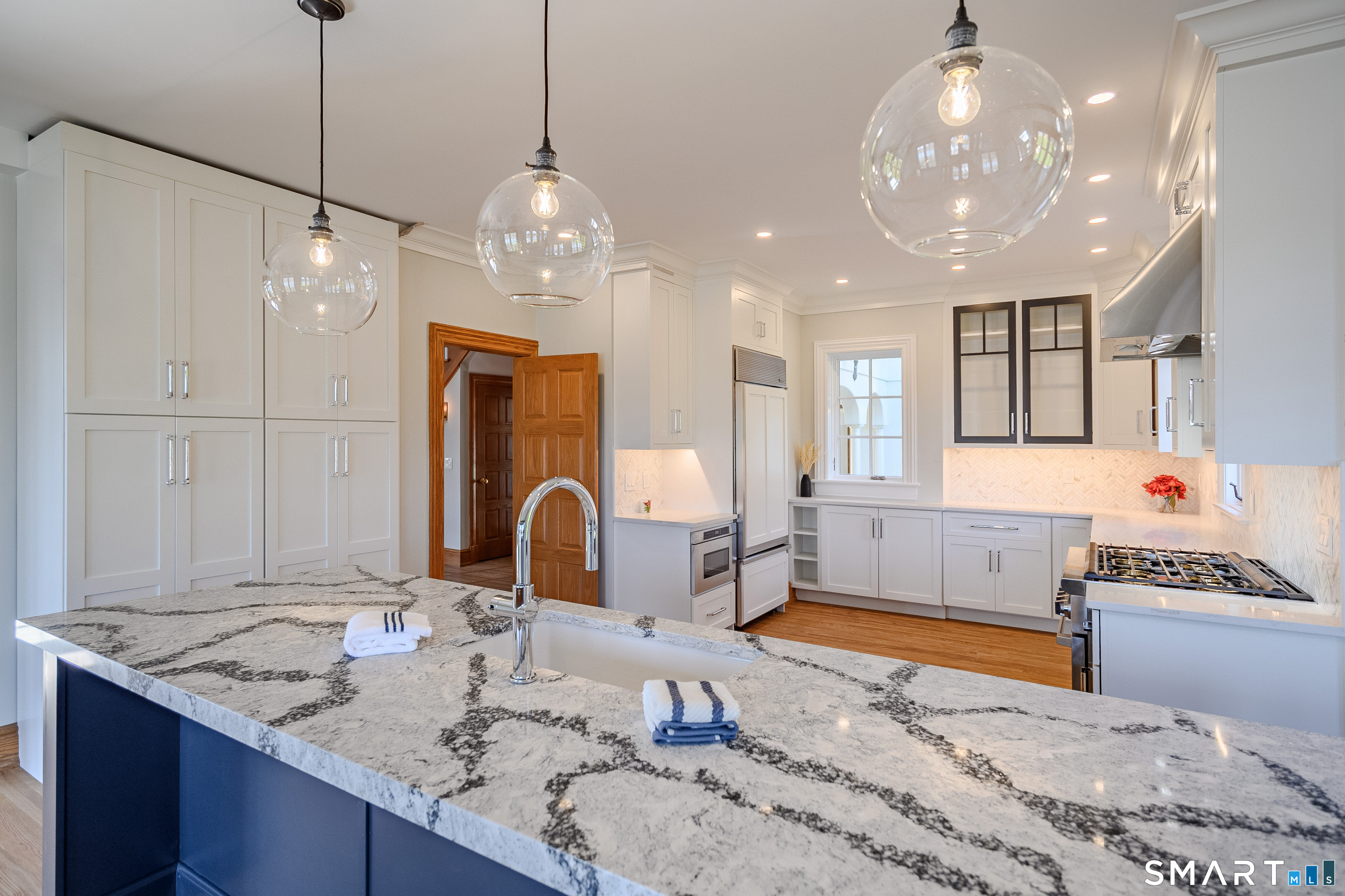 12 Runkenhage Road Darien, CT 06820 - Photo 16 of 37