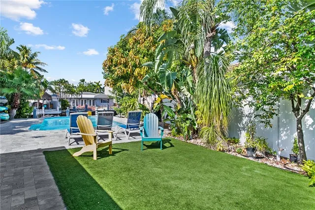 a view of outdoor space yard deck and patio