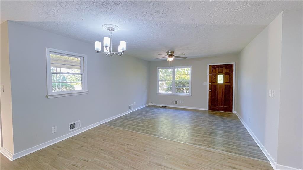 122 Barnesville Road Griffin, GA 30224 - Photo 9 of 22