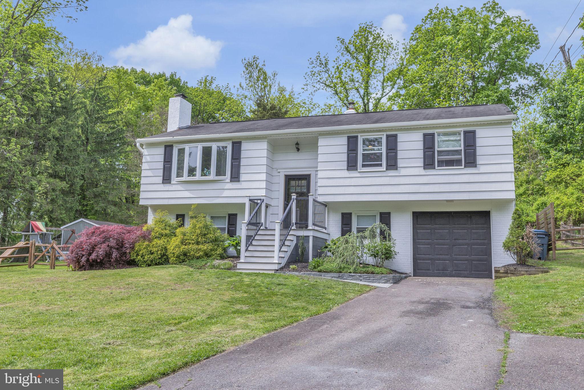 734 Skunk Hollow Road Chalfont, PA 18914 - Photo 2 of 30