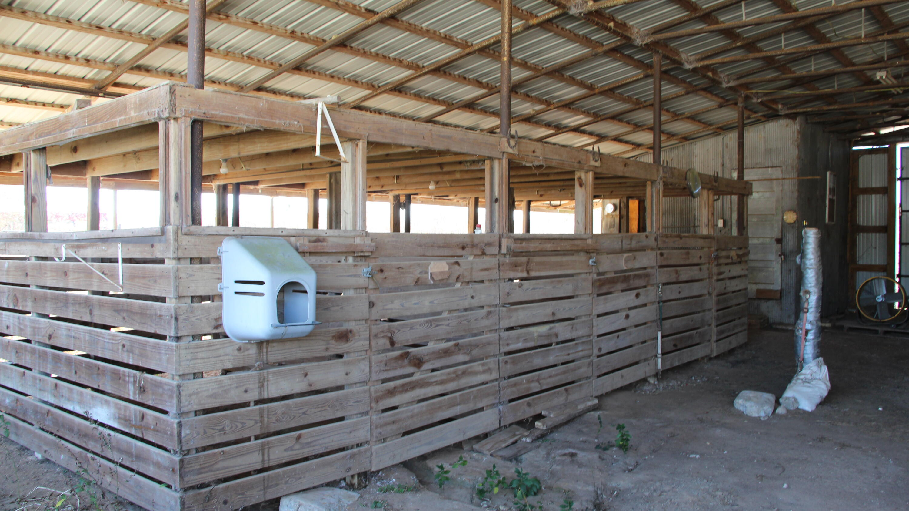 138 Schofield Road DeFuniak Springs, FL 32433 - Photo 25 of 31 interior of barn south