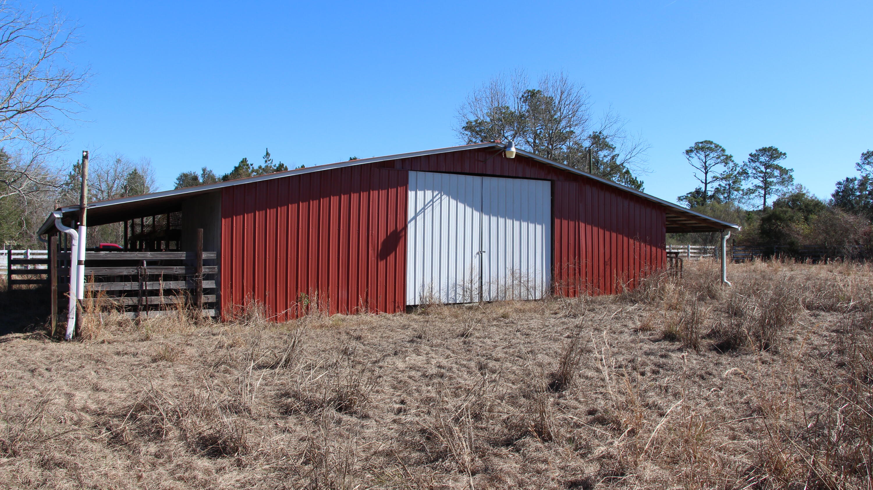 138 Schofield Road DeFuniak Springs, FL 32433 - Photo 30 of 31 West side of barn