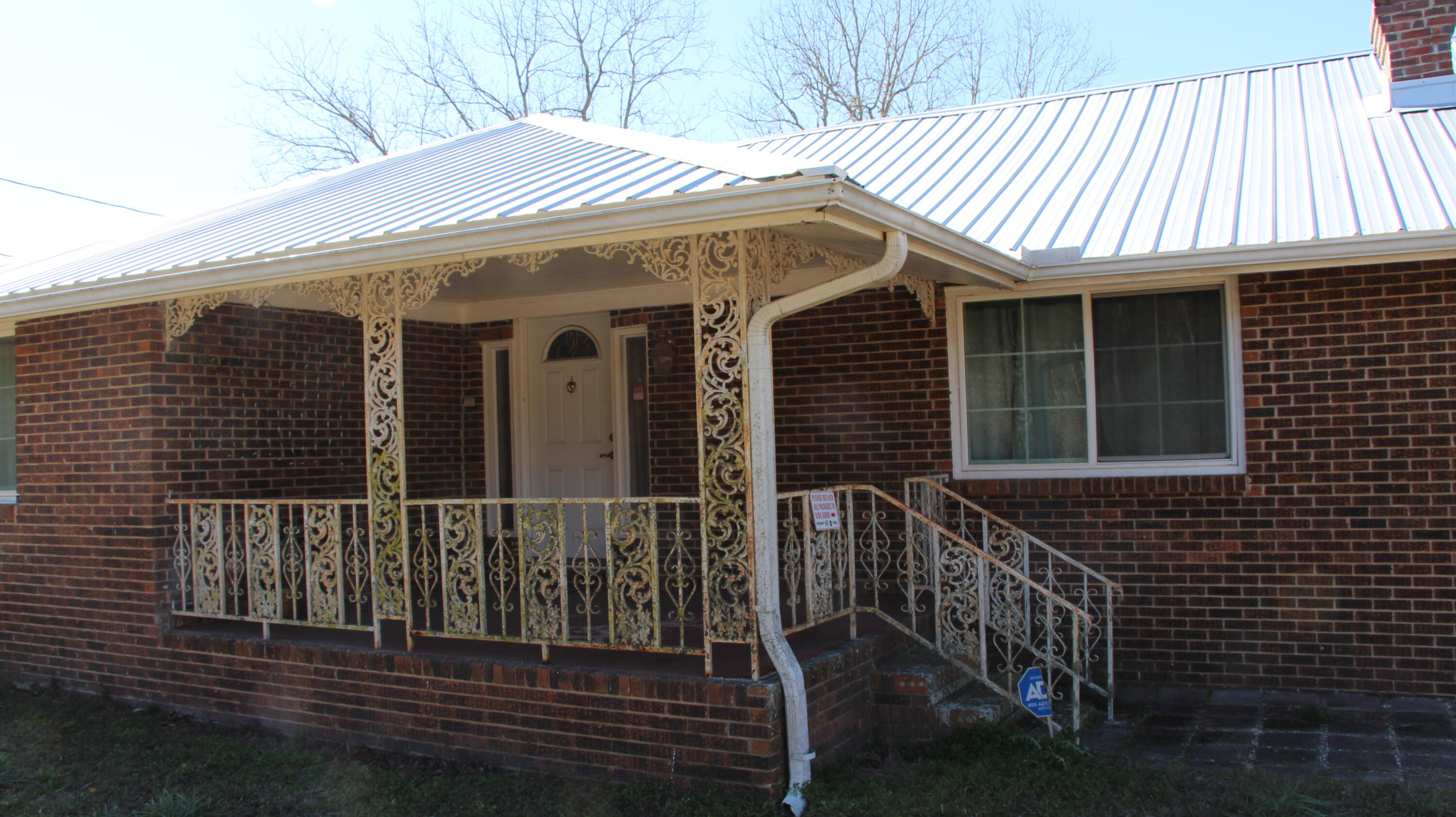 138 Schofield Road DeFuniak Springs, FL 32433 - Photo 3 of 31 front porch