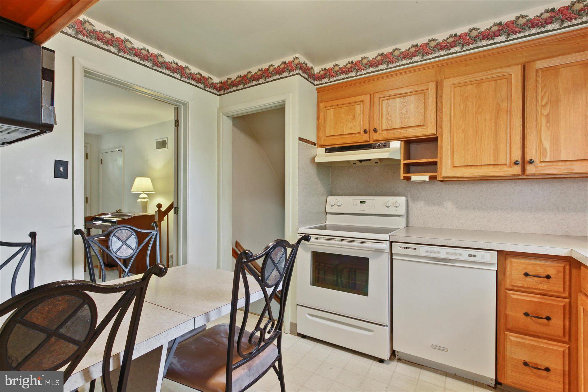 675 Hammond Road York, PA 17406 - Photo 8 of 27 Gallery Image 8