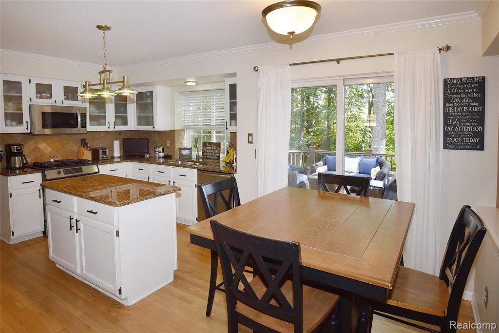 1205 Arms Court Rochester Hills, MI 48307 - Photo 14 of 38