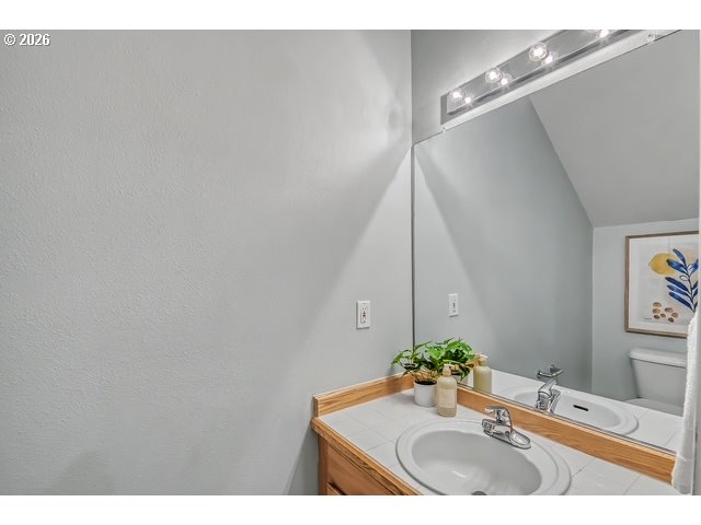 18653 Southwest Cascade Drive Beaverton, OR 97003 - Photo 7 of 27 Bathroom