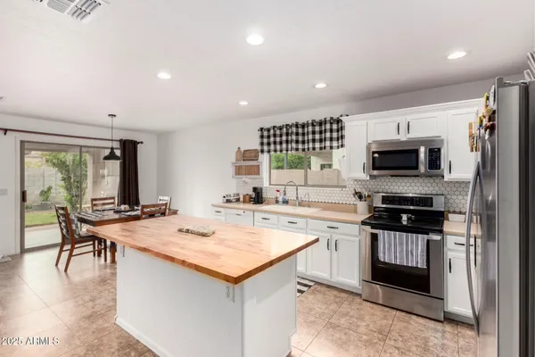 $548,900 | 3587 East Trigger Way, Gilbert, AZ 85297