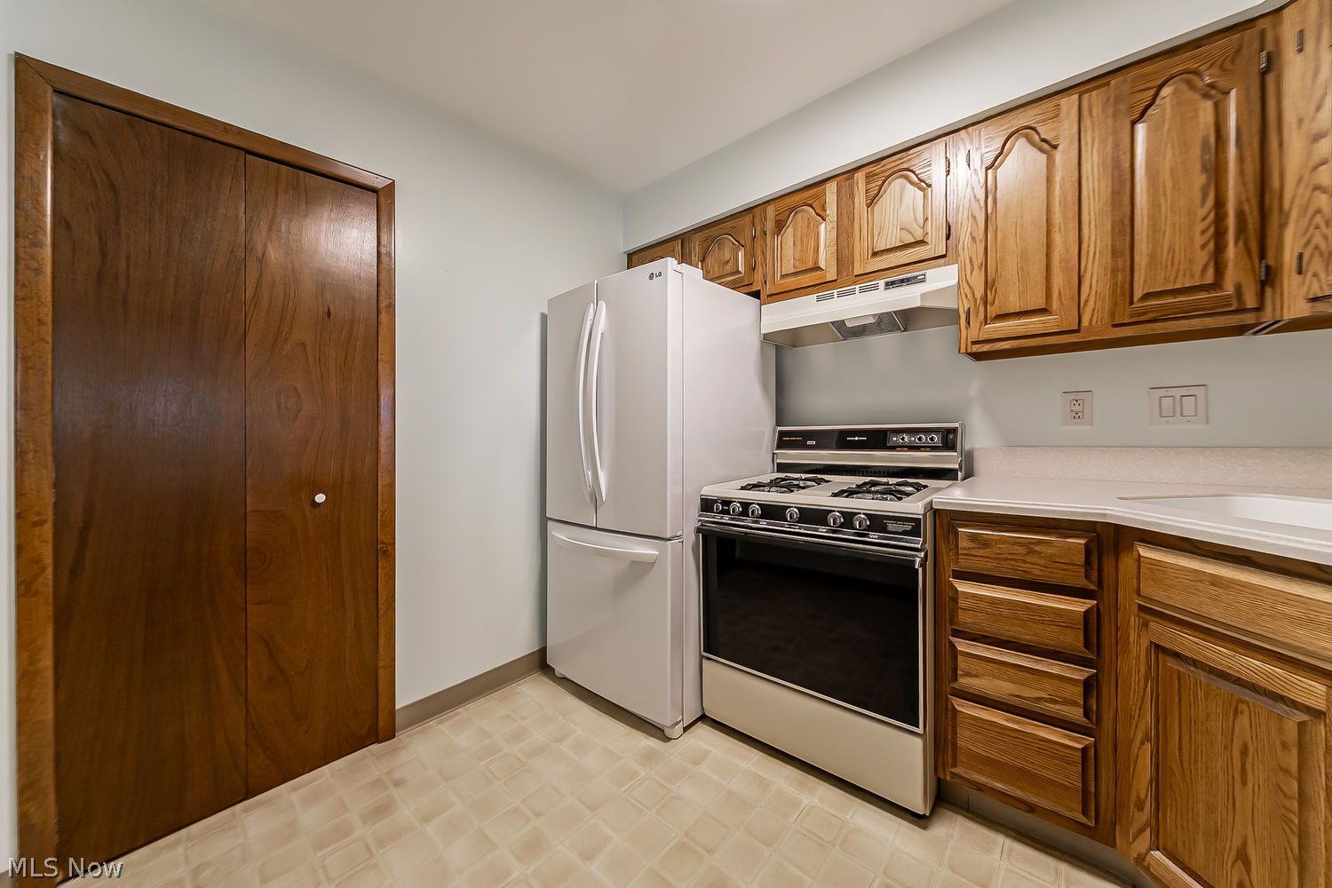 5545 Sunset Lane, Unit B Parma, OH 44134 - Photo 6 of 29