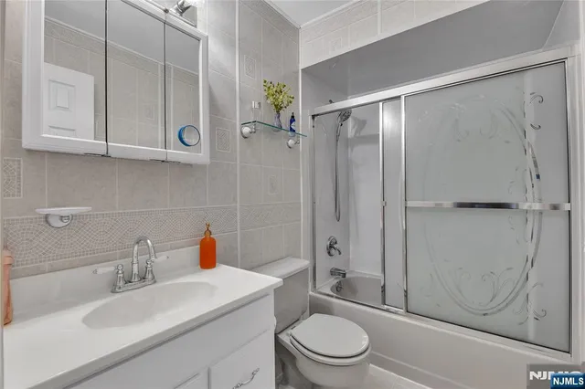 $278,800 | 700 Schuyler Avenue, Unit A21, Kearny, NJ 07032