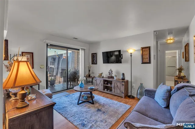 $278,800 | 700 Schuyler Avenue, Unit A21, Kearny, NJ 07032