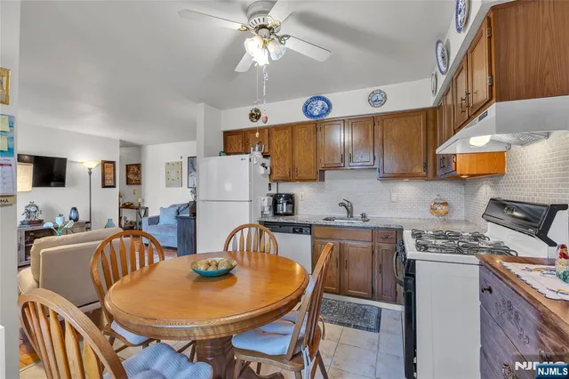 $278,800 | 700 Schuyler Avenue, Unit A21, Kearny, NJ 07032