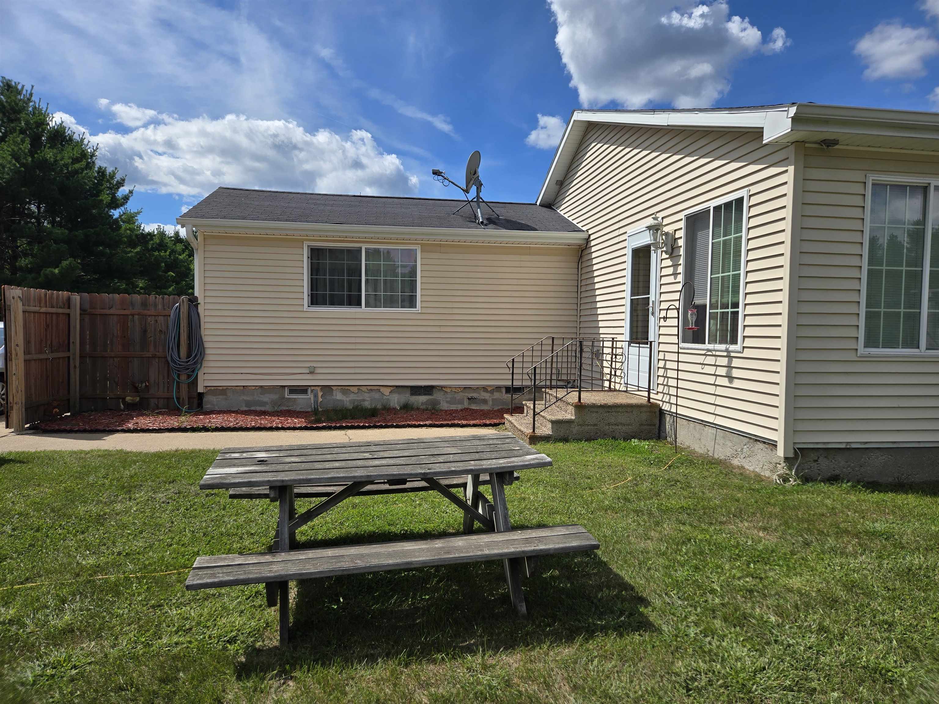 942 13th Avenue Arkdale, WI 54613 - Photo 9 of 23