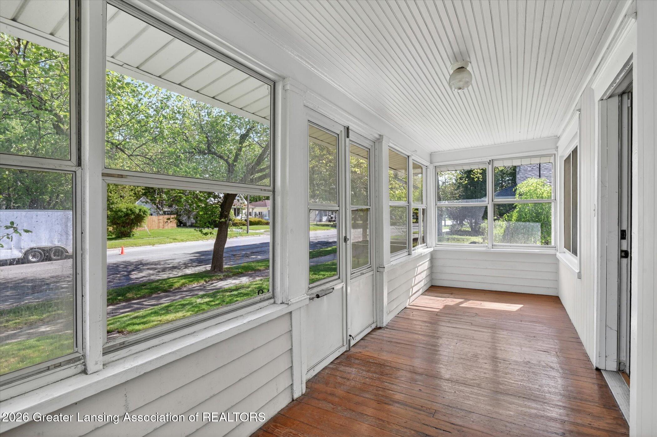 702 East Cavanaugh Road Lansing, MI 48910 - Photo 31 of 41 31-702E-Cavanaugh-Rd-Windowstill