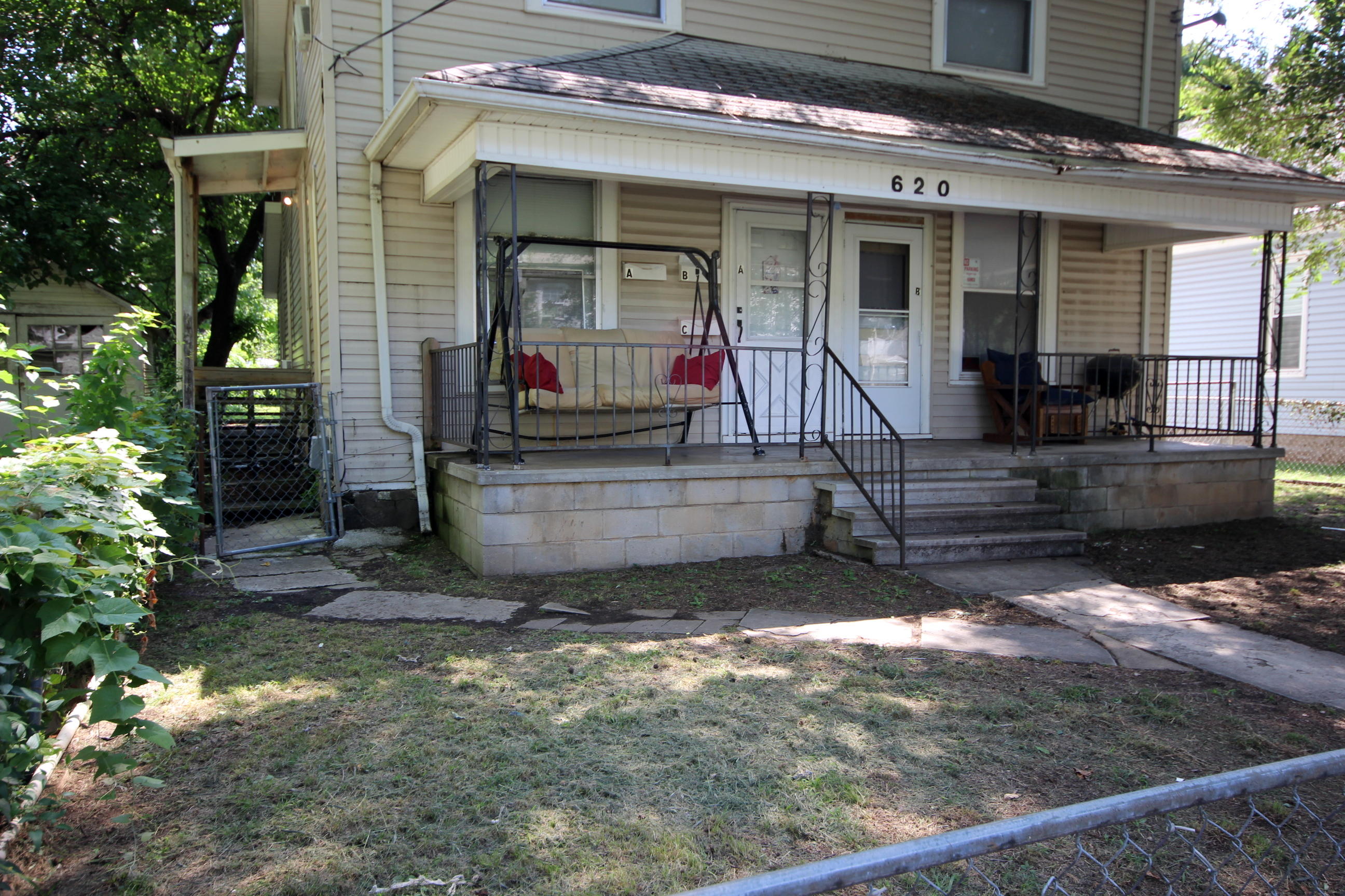620 South Main Avenue Springfield, MO 65806 - Photo 1 of 1 1 front