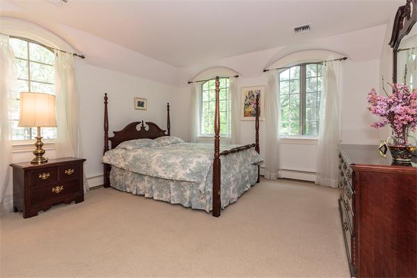 60 Myopia Road Winchester, MA 01890 - Photo 23 of 30