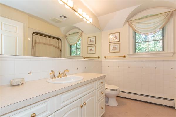 60 Myopia Road Winchester, MA 01890 - Photo 27 of 30