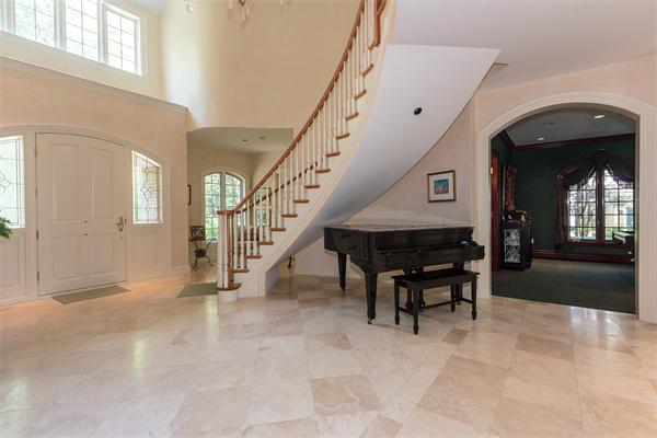 60 Myopia Road Winchester, MA 01890 - Photo 5 of 30