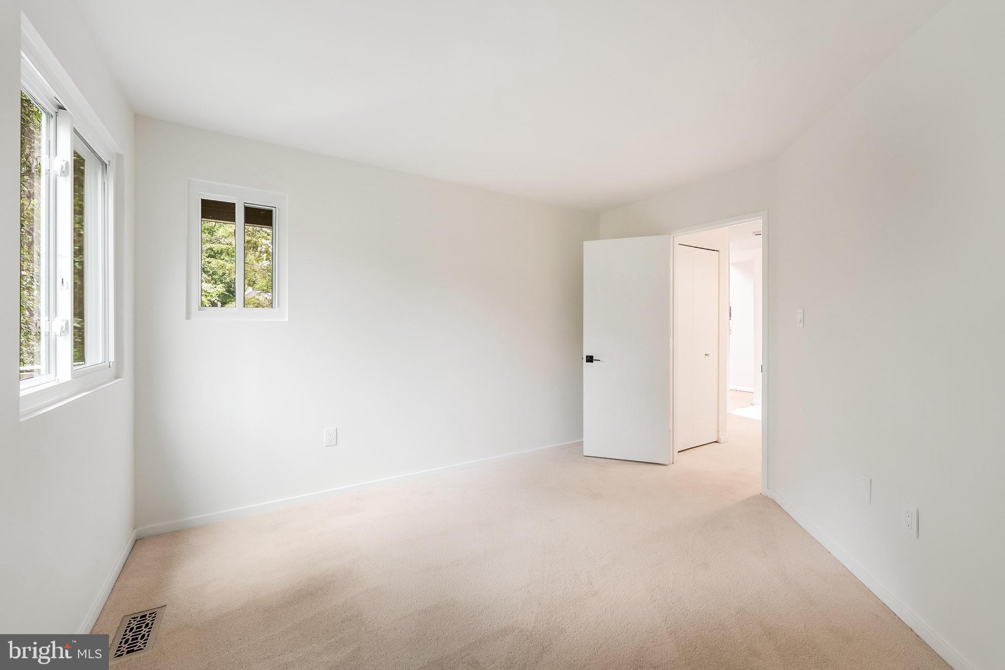 11916 Moss Point Lane Reston, VA 20194 - Photo 15 of 43 an empty room with a window