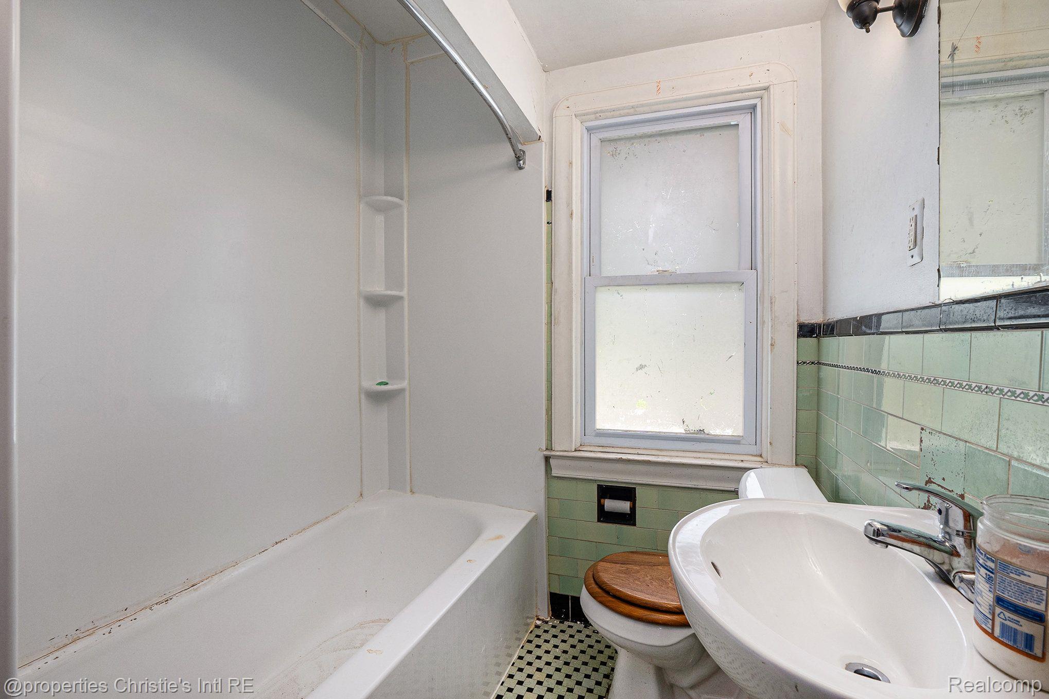 5115 Yorkshire Road Detroit, MI 48224 - Photo 11 of 16 Gallery Image 11