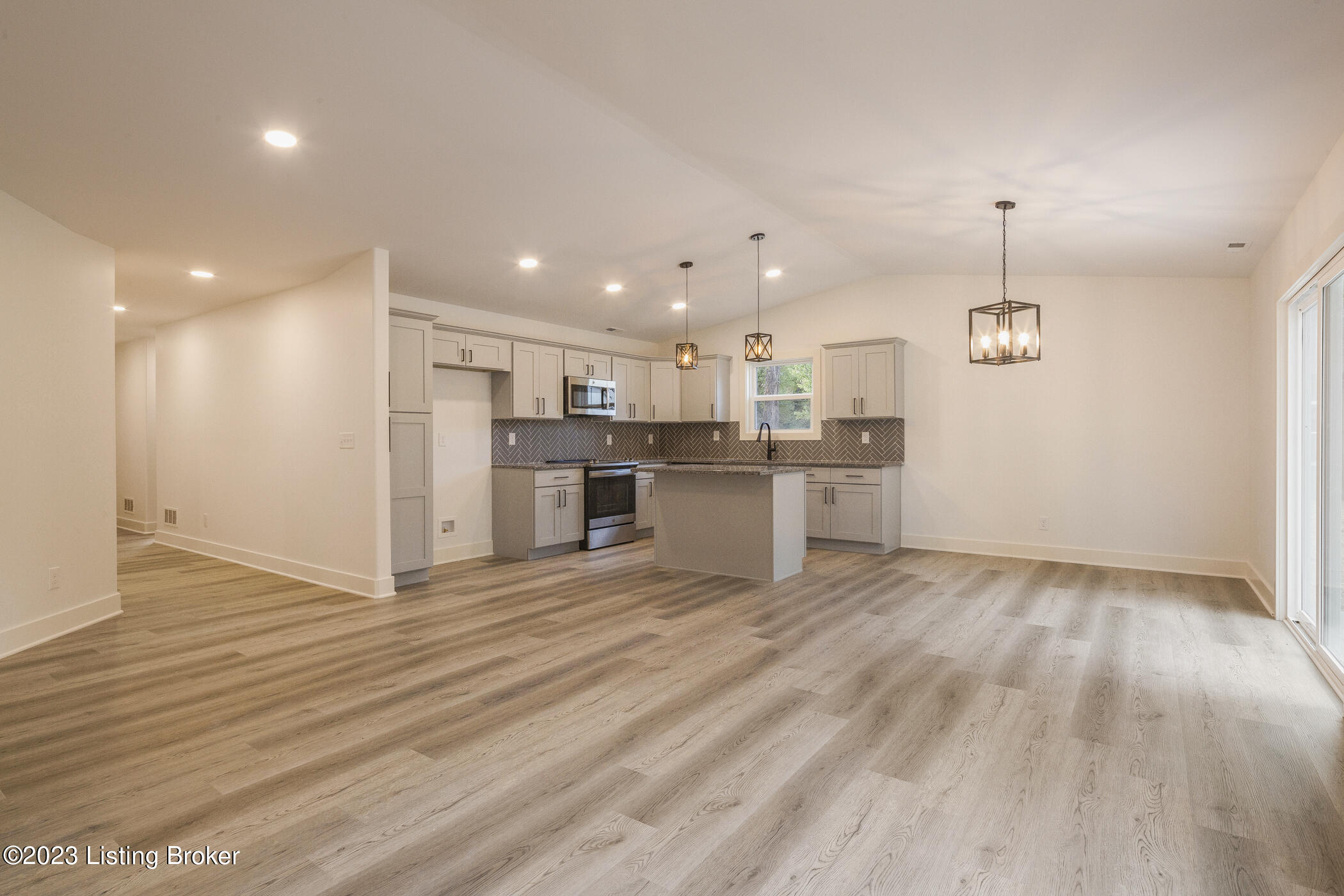 515 South Park Road Fairdale, KY 40118 - Photo 13 of 58 28