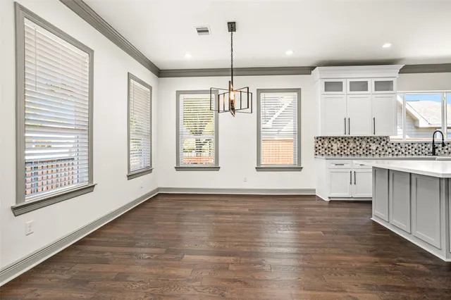 $895,000 | 1506 Tabor Street, Houston, TX 77009