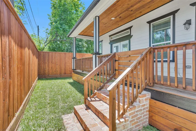 $895,000 | 1506 Tabor Street, Houston, TX 77009