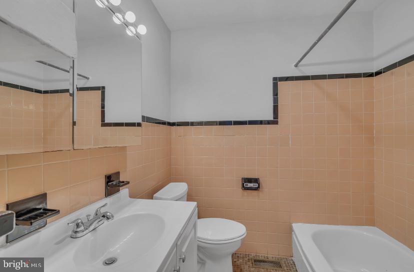 207 Warwick Road Lawnside, NJ 08045 - Photo 20 of 23