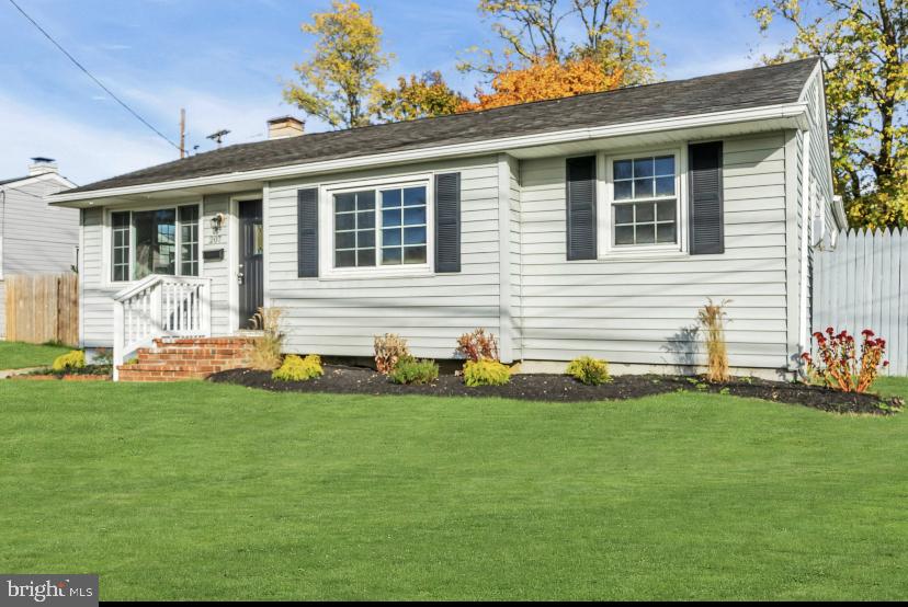 207 Warwick Road Lawnside, NJ 08045 - Photo 2 of 23