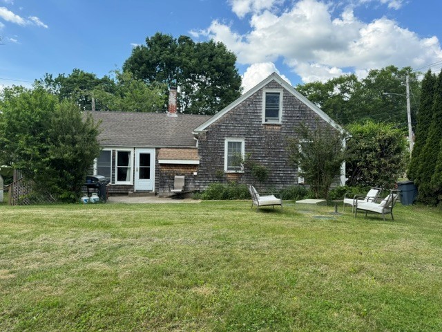106 North Road South Kingstown, RI 02879 - Photo 3 of 36 Large grassy yard wonderful for gardening