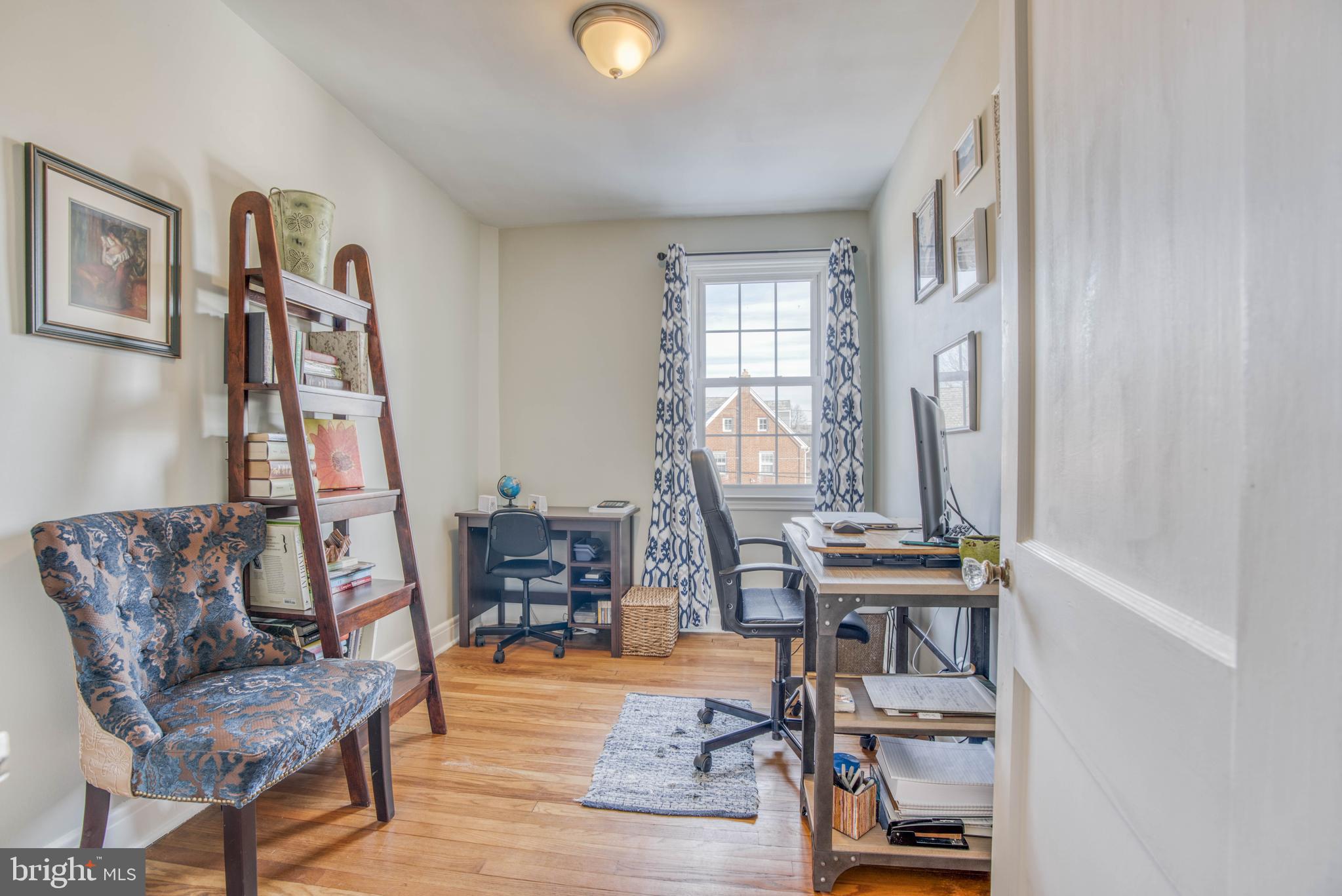 130 Hopkins Road Baltimore, MD 21212 - Photo 27 of 52 a living room with furniture and a window