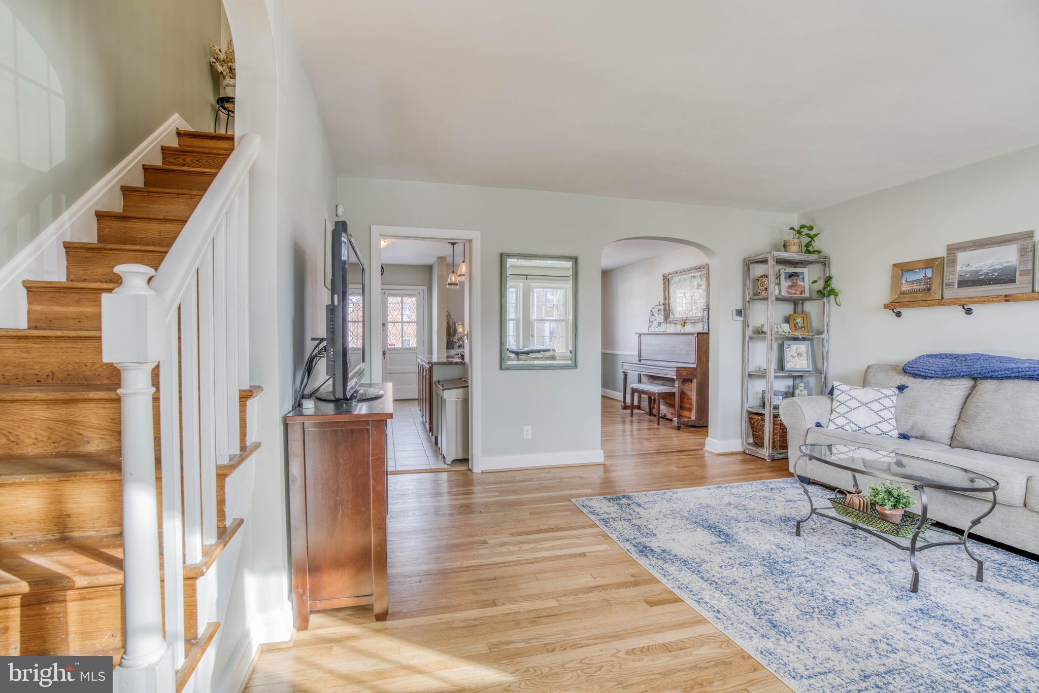 130 Hopkins Road Baltimore, MD 21212 - Photo 4 of 52 a living room with furniture and a wooden floor